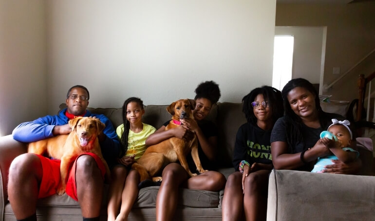 Happy Tails | Lianides